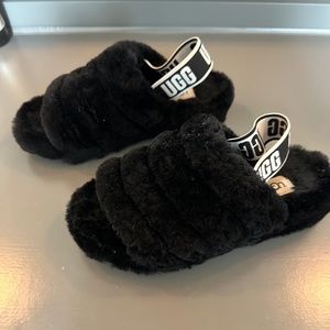 UGG Womens Fluff Yeah Slipper, SIZE 37